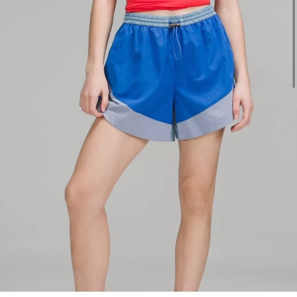 Lululemon Evergreen High Rise shorts - Picture 2 of 8